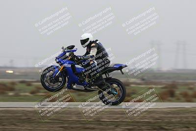 media/Nov-29-2025-TrackDaz (Sat) [[10ae2d9bce]]/B Group/Session 4 (Wheelie Bump)/